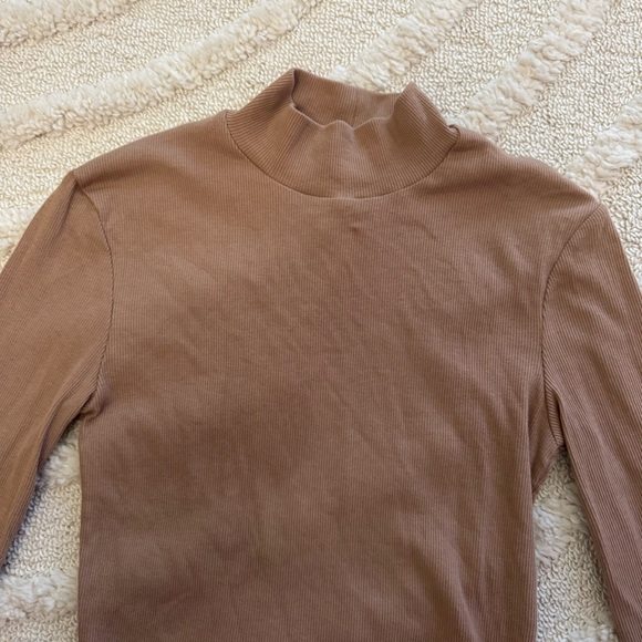 H&M Tan Ribbed Long Sleeve Turtle Neck Bodysuit XS NWT - Picture 3 of 7